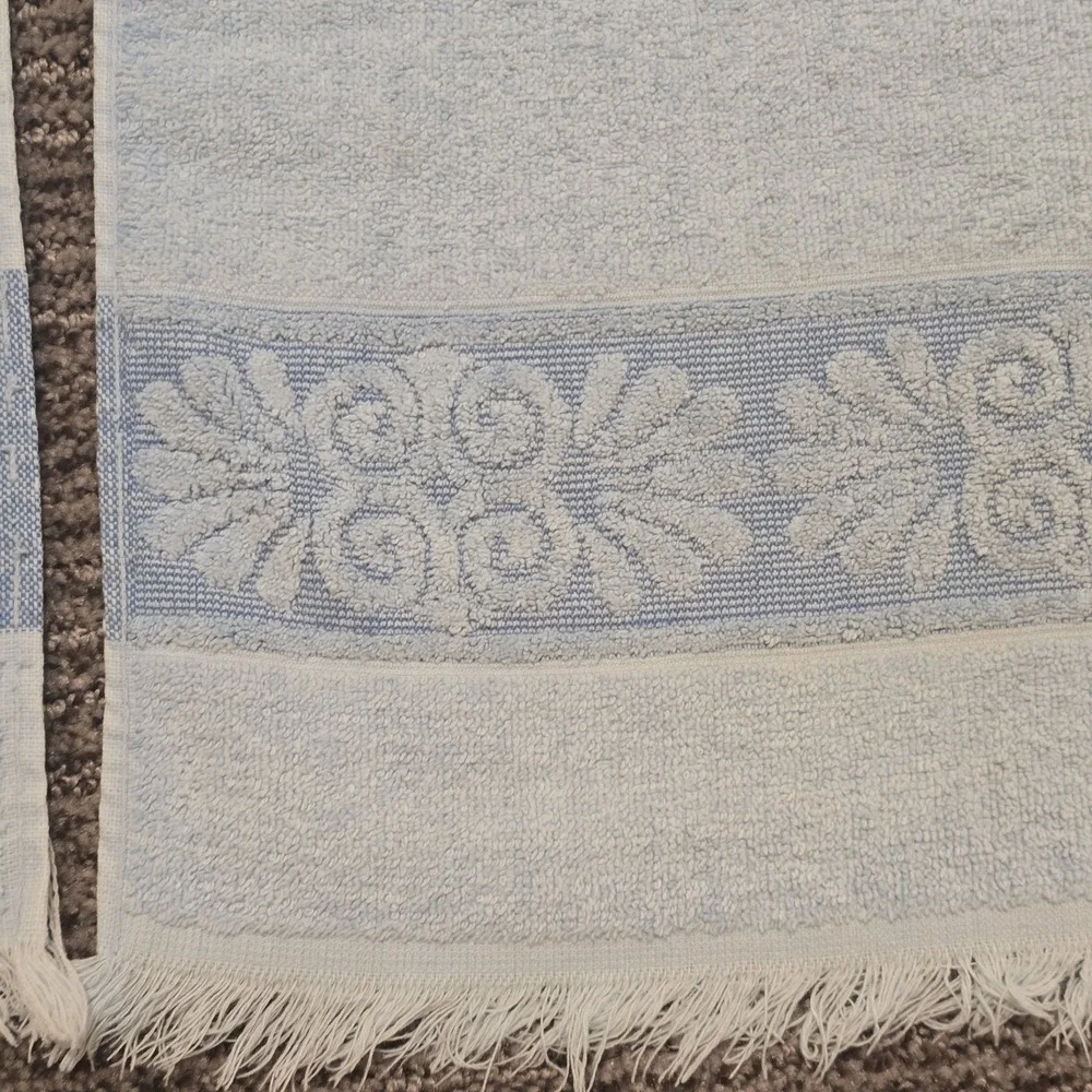 Vintage 70s Cannon Monticello Hand Towel Set Textured‎ Flowers Fringe Light Blue